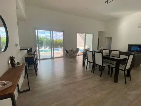 Casa en Venta en Pilar del Este - Santa Guadalupe, USD 209.000