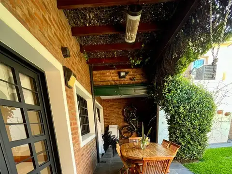 Casa 5 ambientes con 3 baños