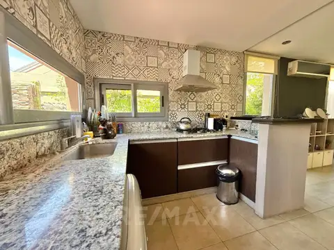 BARRIO LOS ALAMOS,SARAVI 3800 100