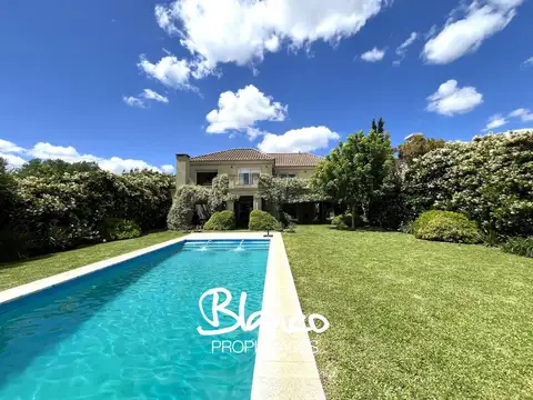 Casa  en Venta en La Montura, Pilar, G.B.A. Zona Norte