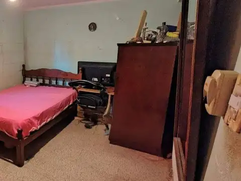 Casa 6 ambientes con 2 baños