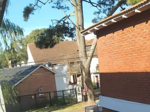 Depto Tipo Casa 3 ambientes con 2 baños