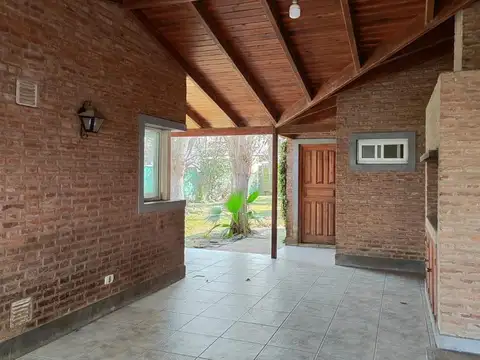 Casa en Venta con 3 cocheras
