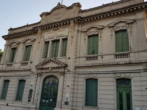 Terreno en Venta 90  mts Frente