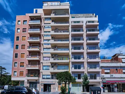 AVENIDA FRANCISCO BEIRO al 4900 PISO ALTO BCON EXCELENTE