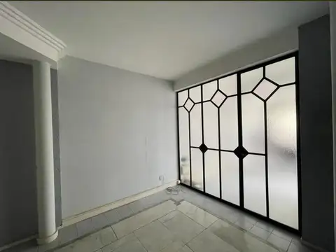 Oficina 4 ambientes con 1 baño