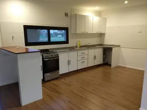 Casa en Venta con 4 cocheras