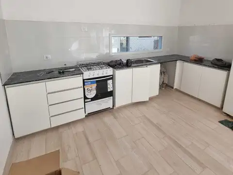 Casa en Venta en Pilar del Este - San Ramon, USD 185.000