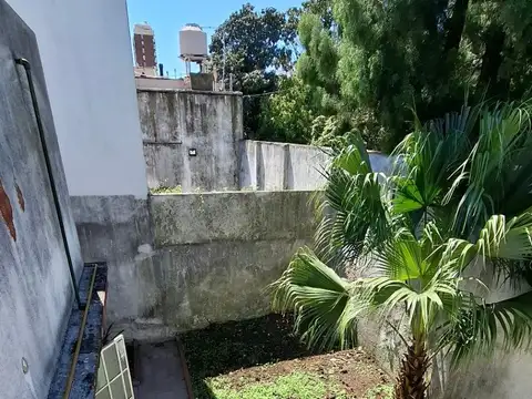 FLORES_CAMACUA AL 700_VTA PH DE 5 AMB Y 245M2_A REFORMAR