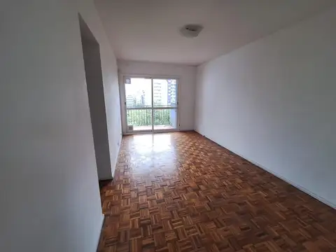 2amb. con balcón en piso alto