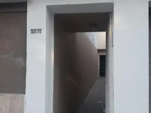 ESPAÑA AL 2500 ALQUILER CASA DE 1 DORMITORIO EN ROSARIO