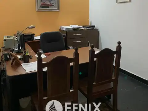 LCF V135 - AMPLIA OFICINA EN VENTA - IDEAL INVERSIONISTAS - ZONA CENTRO