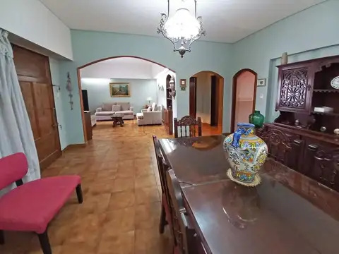 Venta Casa Lote Propio 5 Ambientes con Patio y Quincho en Ma