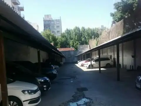 cochera cubierta en Caseros lado norte