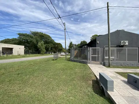 Casa 5 ambientes con 2 baños