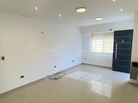 Depto Tipo Casa en Venta al Oeste