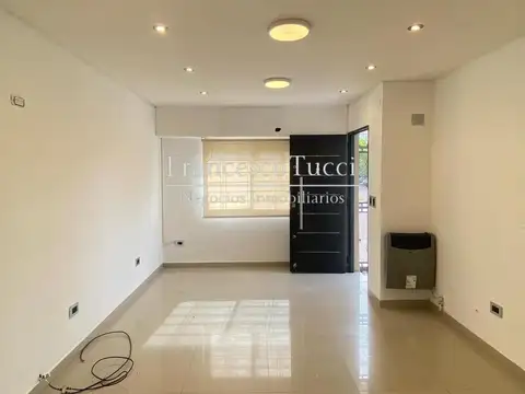 Depto Tipo Casa en Venta 5 años