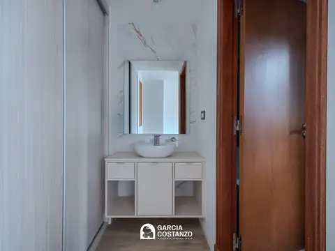 Venta de Piso de Categoría en la Perla con Vista al Mar!