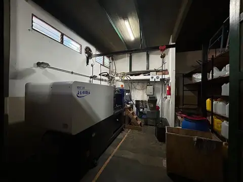 Galpon en Alquiler 10  mts Frente