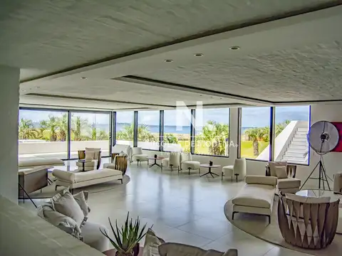 Excelente ubicación, con vista a la laguna y la bahía, 2 dormitorios frente al mar