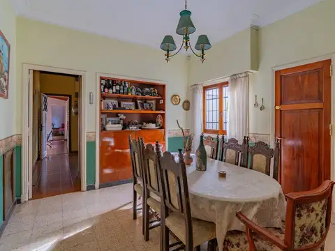 Casa 5 ambientes con 3 baños