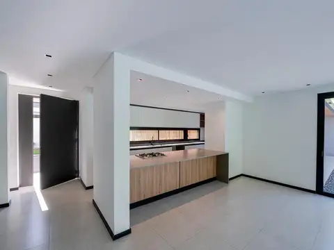 Casa 4 ambientes con 3 baños