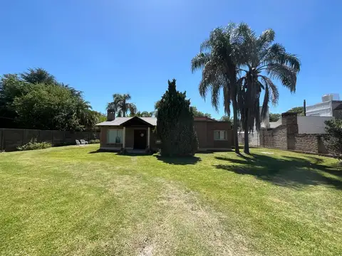 Casa 3Hab, 2 Baños, Juan Bautista Alberdi 2400, barrio "Los troncos" - Funes