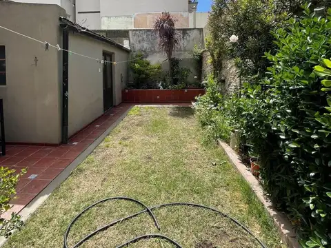 Casa en venta - 4 Dormitorios 2 Baños - 200Mts2 - Azul