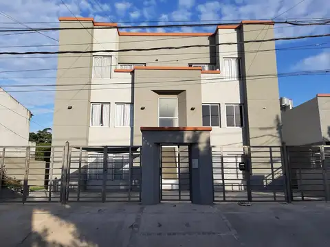 3 ambientes al fte c/coch; a 3 cuadras de Axion de F.Alcorta