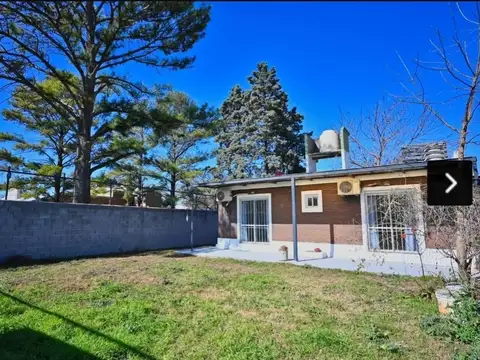 CASA #ALQUILER FUNES  2 DORMIT. JARDIN COCHERA podibilidad uso COMERCIAL