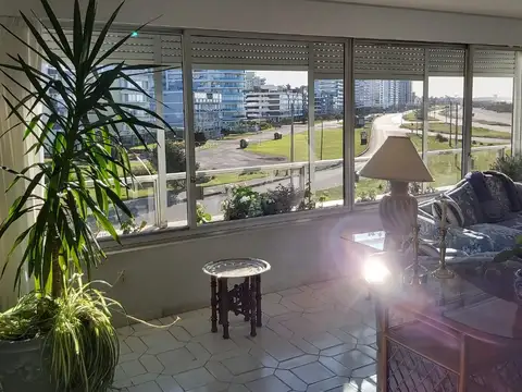 Av. Chiverta , Piso 5