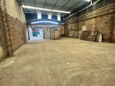 Galpon en Alquiler en Villa Santos Tesei, $ 1.800.000
