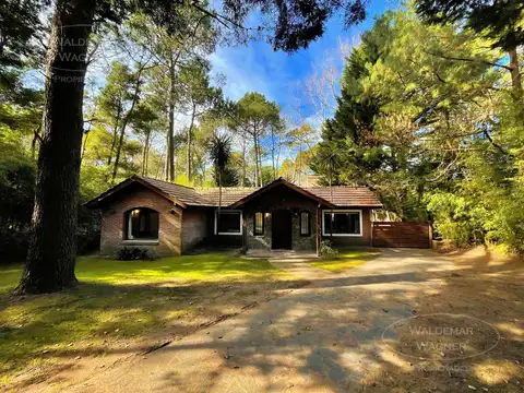 Casa en Venta en Carilo, USD 260.000