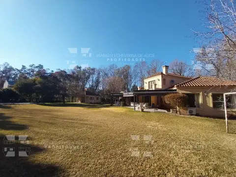 Casa 4 ambientes con 3 baños