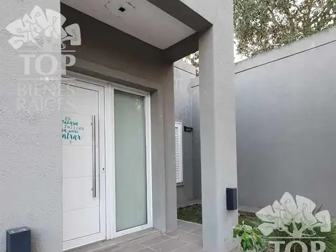 Casa 3 ambientes con 2 baños