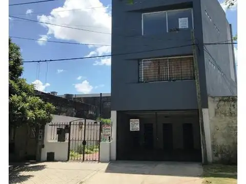 Casa 6 ambientes con 2 baños