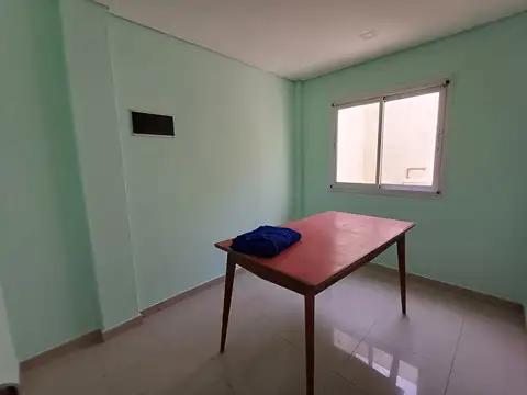 PH 4 ambientes. Cochera doble. 2 Dormitorios. Escritorio. Patio. Posesion inmediata