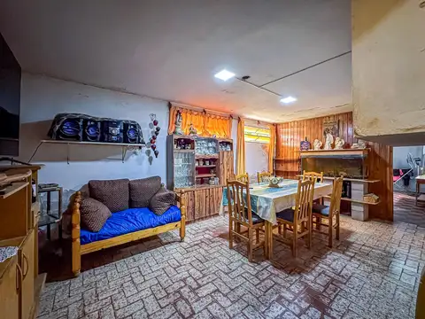 VENTA/PERMUTA - Casa de 3 Dormitorios, Patio Seco y Cochera - Cañada de Gomez