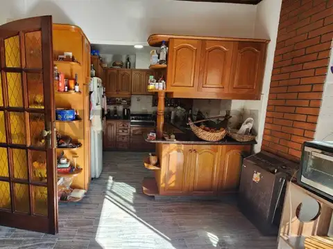 Casa 5 ambientes con 2 baños