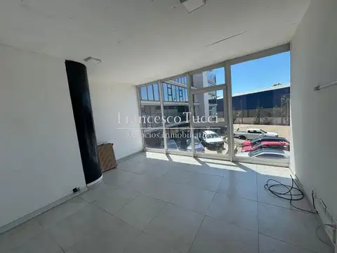 Oficina 2 ambientes en  Polo Km41 Colectora Acceso Oeste Moreno