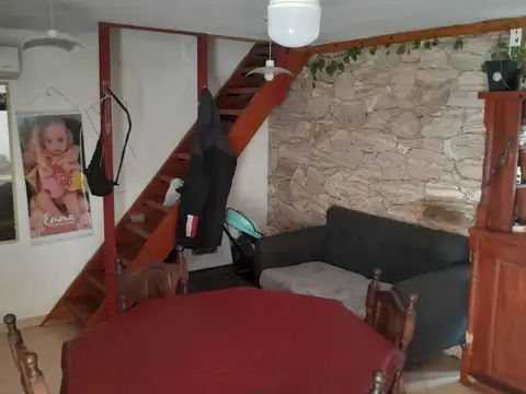 Depto Tipo Casa 5 ambientes con 2 baños