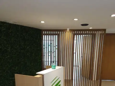 Oficina 4 ambientes con 4 baños