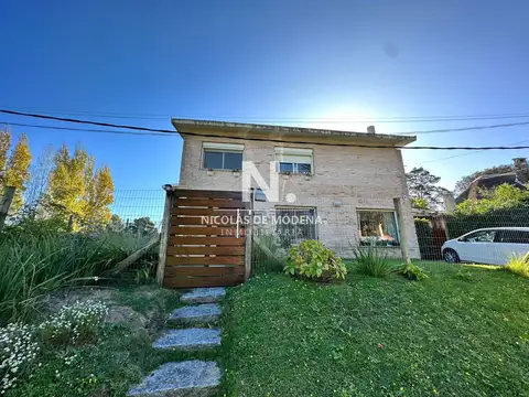 Vende casa en impecable estado. 3 dormitorios en Pinares, Punta del Este