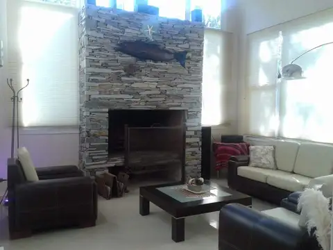 Casa en Venta en Carilo, USD 520.000