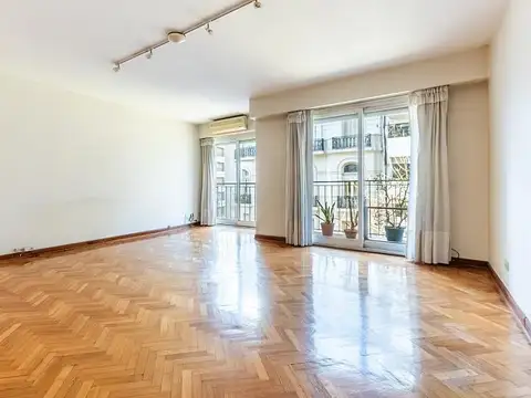 Departamento 3 ambientes dependencias Luminoso Semipiso esquina al frente en Barrio Norte