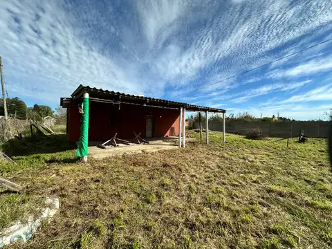 En venta Lote con Casa de 50m2 a terminar en Barrio Parque Alvear IV de Jose C Paz