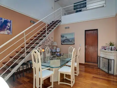 Depto Tipo Casa en Venta con 1 cocheras