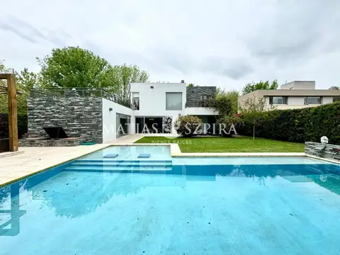 CASA EN VENTA EN SANTA ANA MORENO