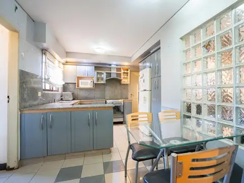 Departamento 4 ambientes con 2 baños