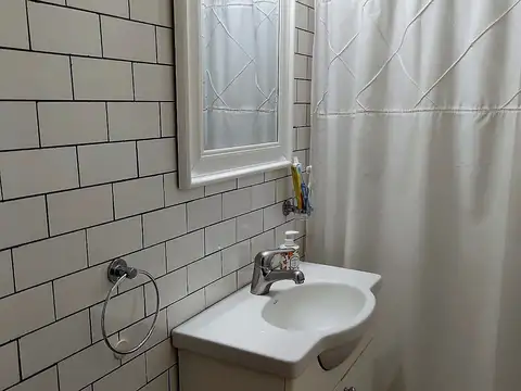 Espectacular 3 ambientes con patio y balcón al frente